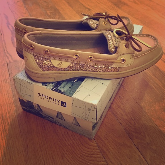 Sperry's tan/gold