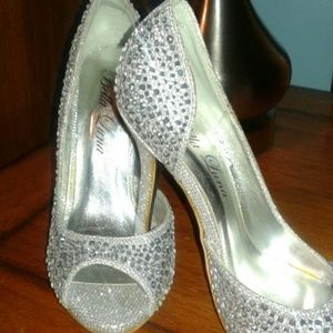 Rhinestone peep toe shoe