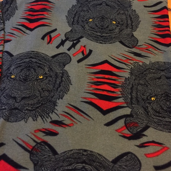🎉SALE🎉BRAND NEW LULAROE TIGER 🐯 OS LEGGINGS 🦄