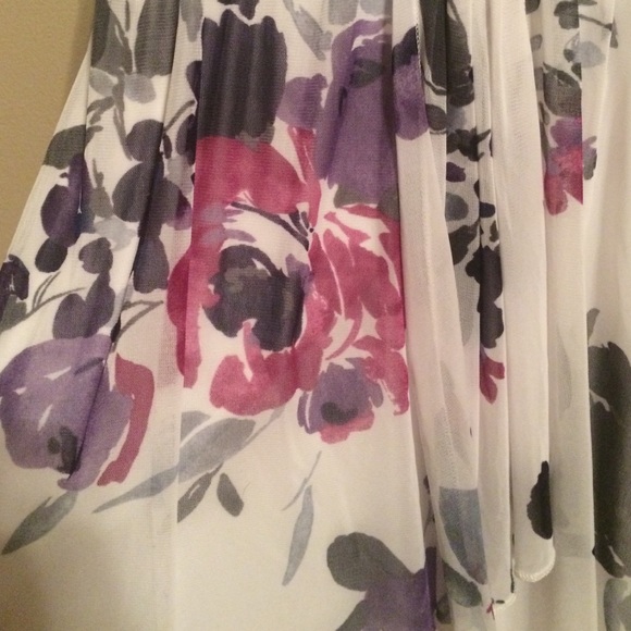 Semi-formal dress - Picture 3 of 4