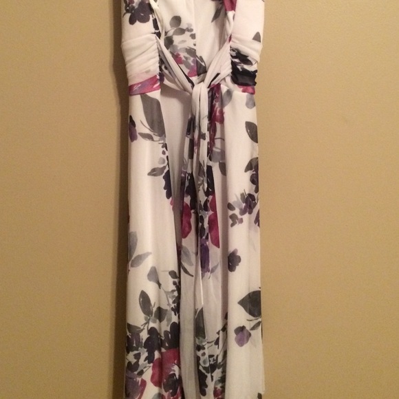 Semi-formal dress - Picture 4 of 4