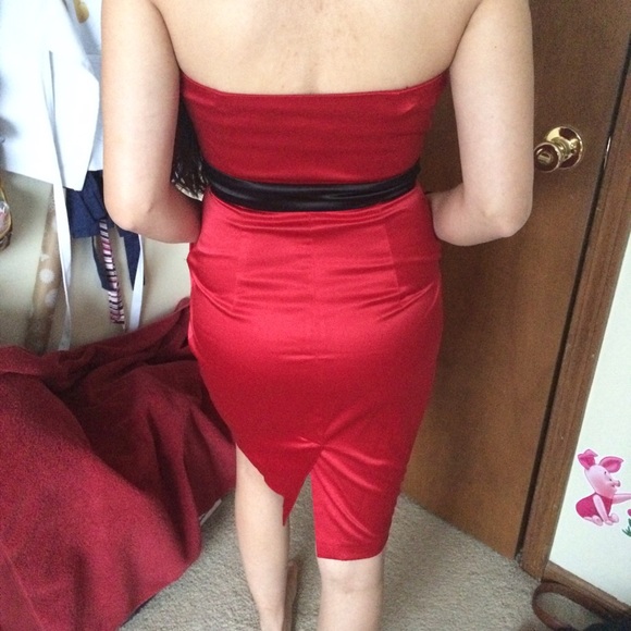 Dress - Picture 3 of 3