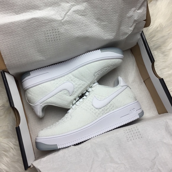 NWT Nike Air Force flyknit low - Picture 3 of 4