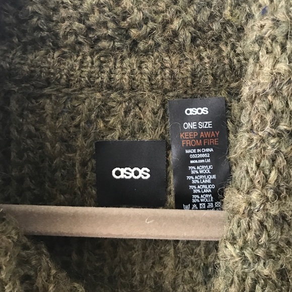 ASO cape sweater, OS - Picture 4 of 4