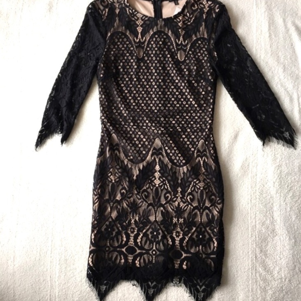 CYBER MONDAY SALE 💝 Gorgeous Lace Dress NWT