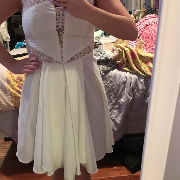 LF White lace dress - Picture 2 of 4