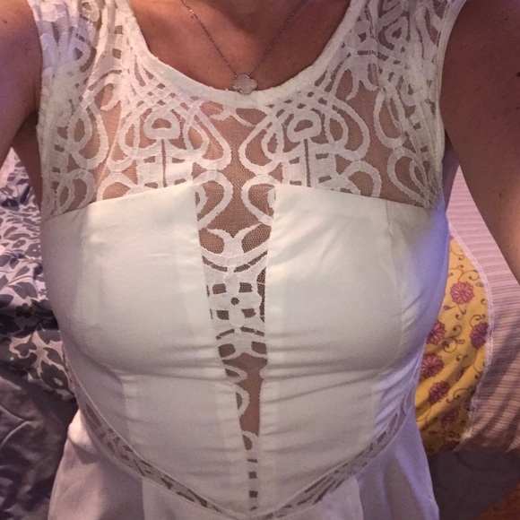 LF White lace dress - Picture 4 of 4