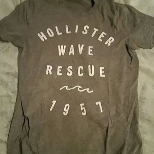 Hollister t shirt