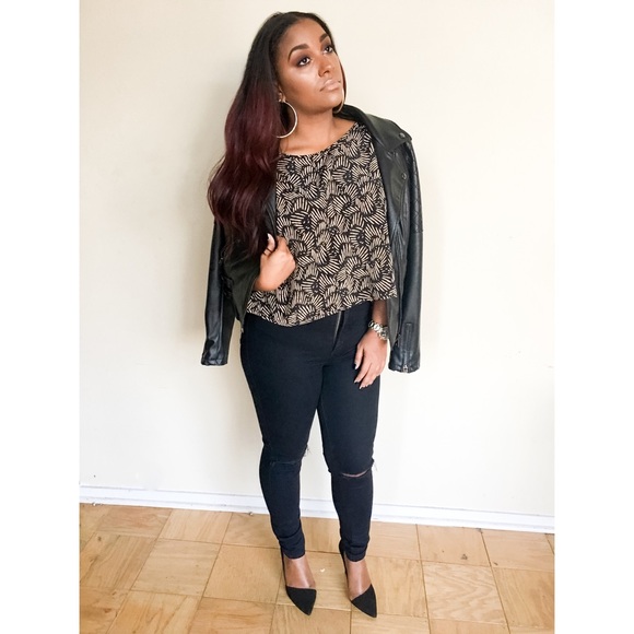 Cropped Leaf Patterned Blouse - Picture 1 of 3