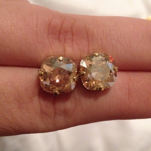 Gold Victoria Lynn earring