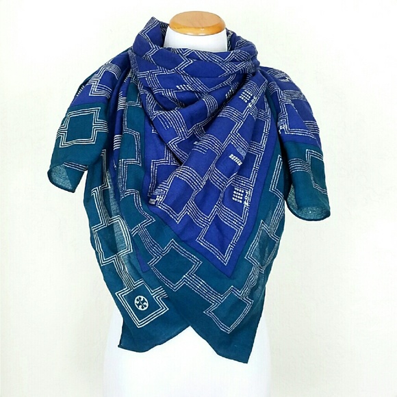 Tory Burch Accessories - Tory Burch Blanket Scarf