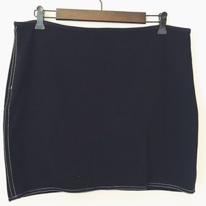Ellie Tahari mini skirt w/ stitched ribbon piping