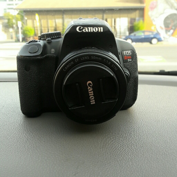 Canon EOS Rebel T4i