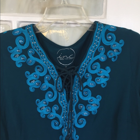 Blouse - Picture 2 of 3