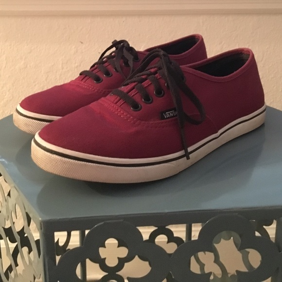 Maroon Vans Authentic Lo Pro (Size 8)