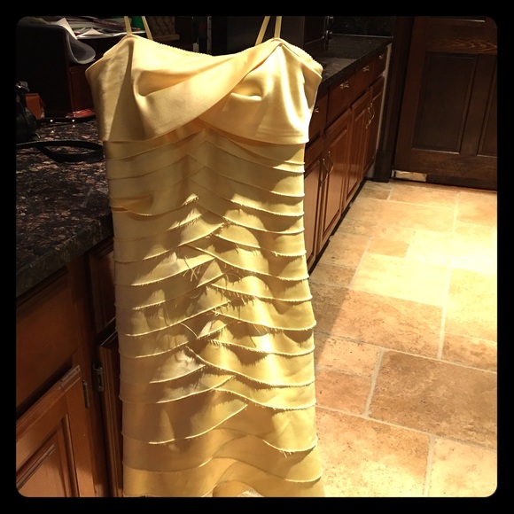 BCBG Max Azria yellow gold strapless dress xs 0/2