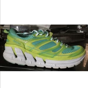 HOKA ONE ONE