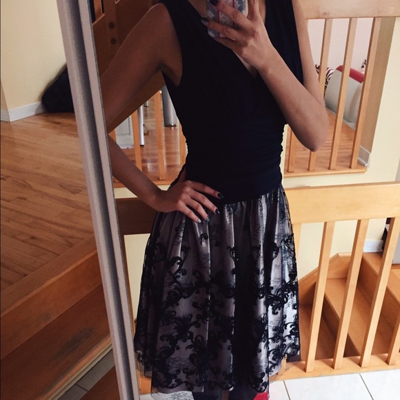 NWOT BLACK BEIGE VELVET LACE DRESS👗💛 - Picture 2 of 4