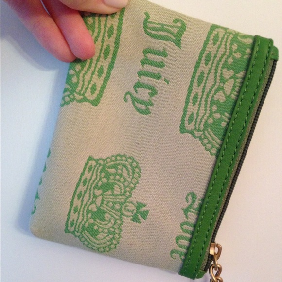 Juicy Wristlet - Picture 2 of 3