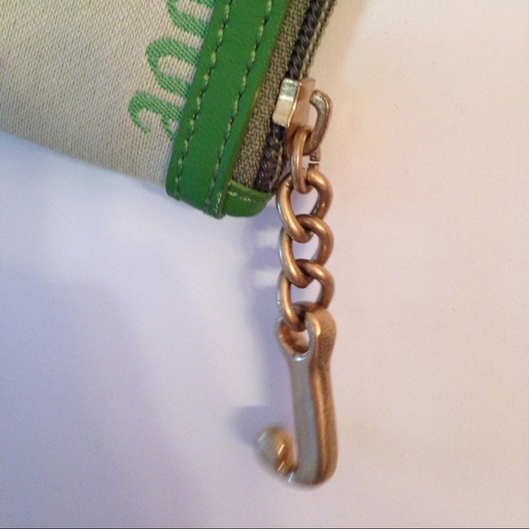 Juicy Wristlet - Picture 3 of 3