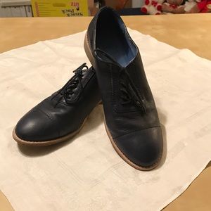 Navy blue Gap oxfords