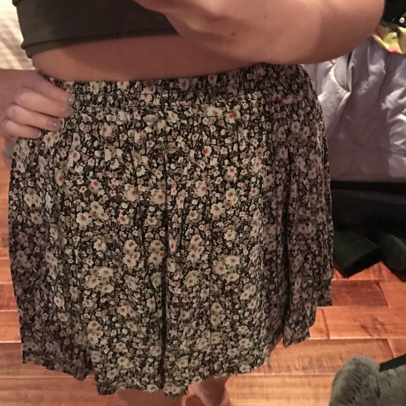 2 floral skirts for one - small - Picture 3 of 4
