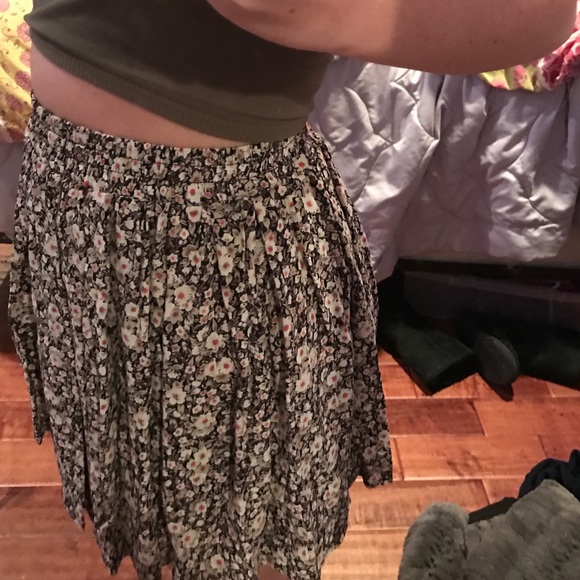 2 floral skirts for one - small - Picture 4 of 4