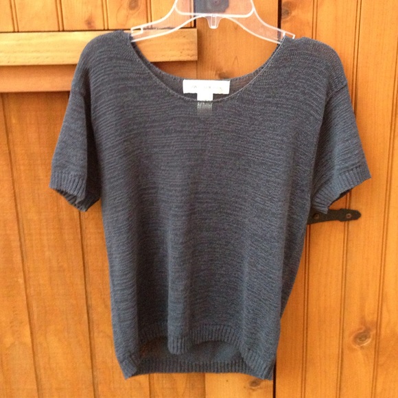 🚨SALE🚨 Gray short Sleeve Sweater🐚