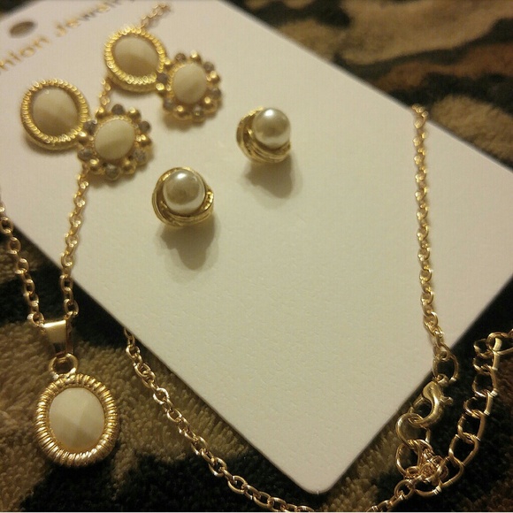 Jewelry | GOLD NECKLACE & EARRINGS SET - Picture 2 of 7