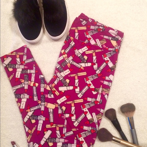 NWT TC Lipstick Lularoe Leggings