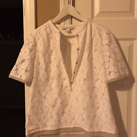 Beautiful floral top.