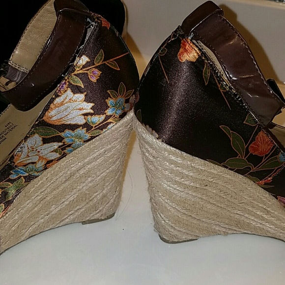 Chincse Laundry plataform size 8M - Picture 2 of 4