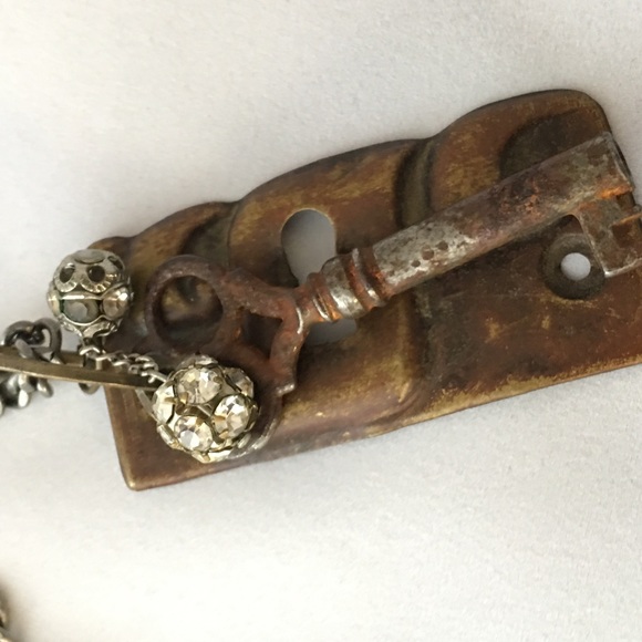 Necklace - Picture 2 of 2