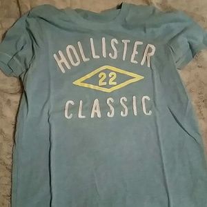 Hollister t shirt