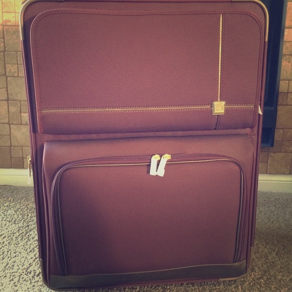 Diane Von Furstenberg 29in roller suitcase