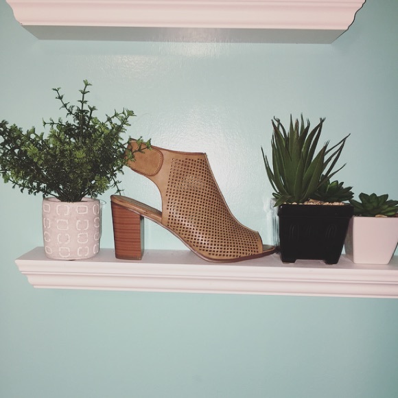 Adorable peep toe perforated boots