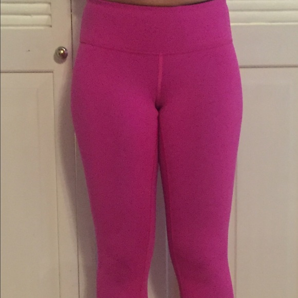 Lululemon Reversible Pink/Black Wunder Under Crops
