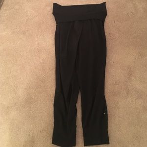 Lululemon Cropped Athletic Pants