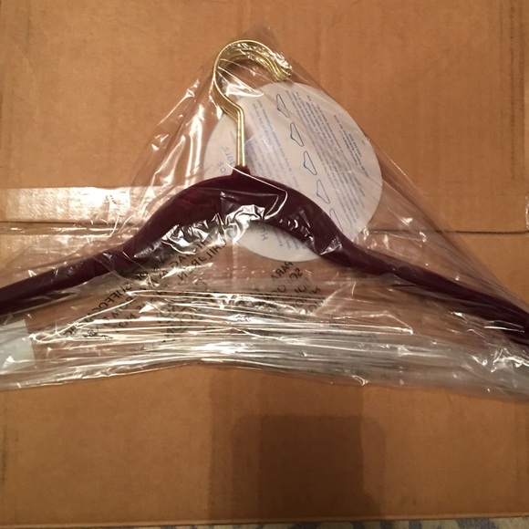 120 "huggable hanger" shirt hangers.