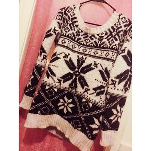 ❄️Cute snowflake sweater! ❄️
