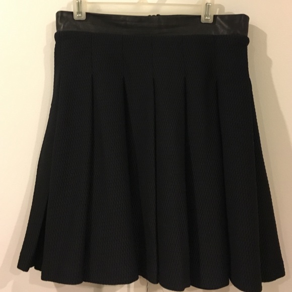 LaPina textured black skirt