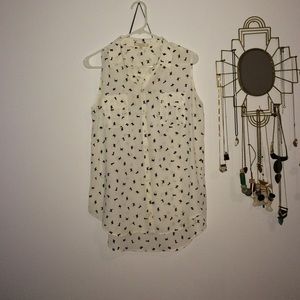 Sleeveless blouse cat print