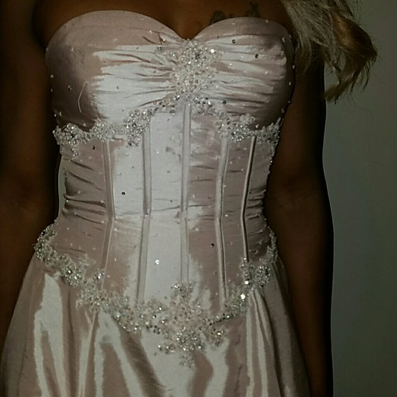 Blush pink wedding dress - Picture 3 of 4