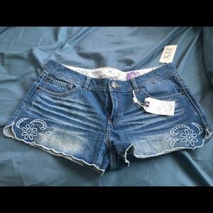 Adorable Demin mini shorts