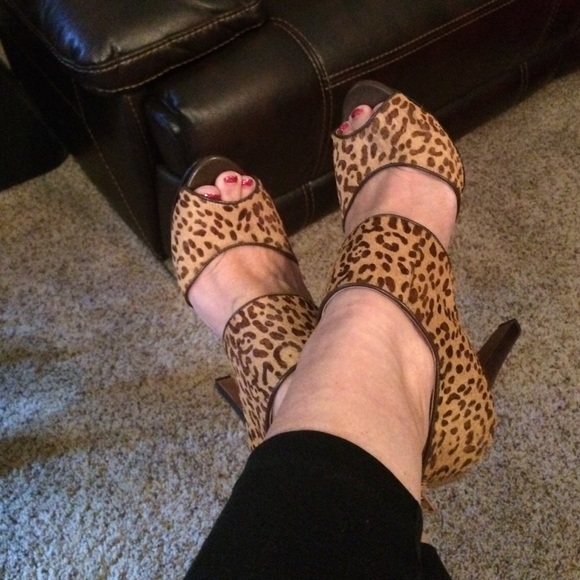 🌷Hot Hot Platform Heels🌷 - Picture 2 of 4