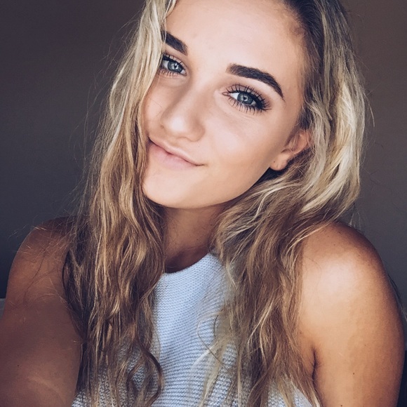 Meet your Posher, Lexy