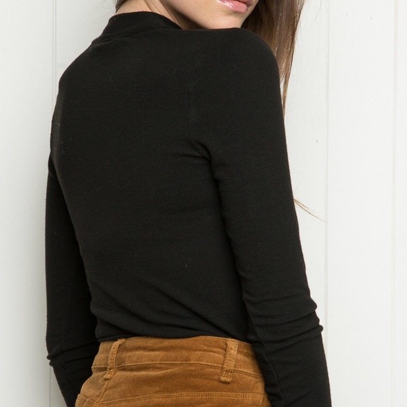 Brandy Melville Tops - RARE BRANDY MELVILLE TIE-NECK CAMMY TOP Brandy Melville Tops - RARE BRANDY MELVILLE TIE-NECK CAMMY TOP