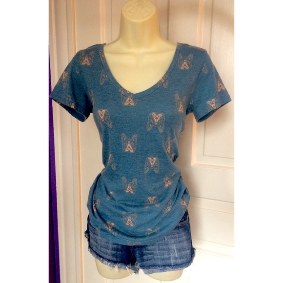 Nollie Tops - Bulldog Patterned V-Neck
