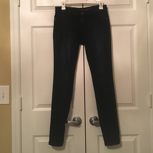 Dark wash skinny jeans