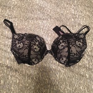 Victoria's Secret lacy push-up bra